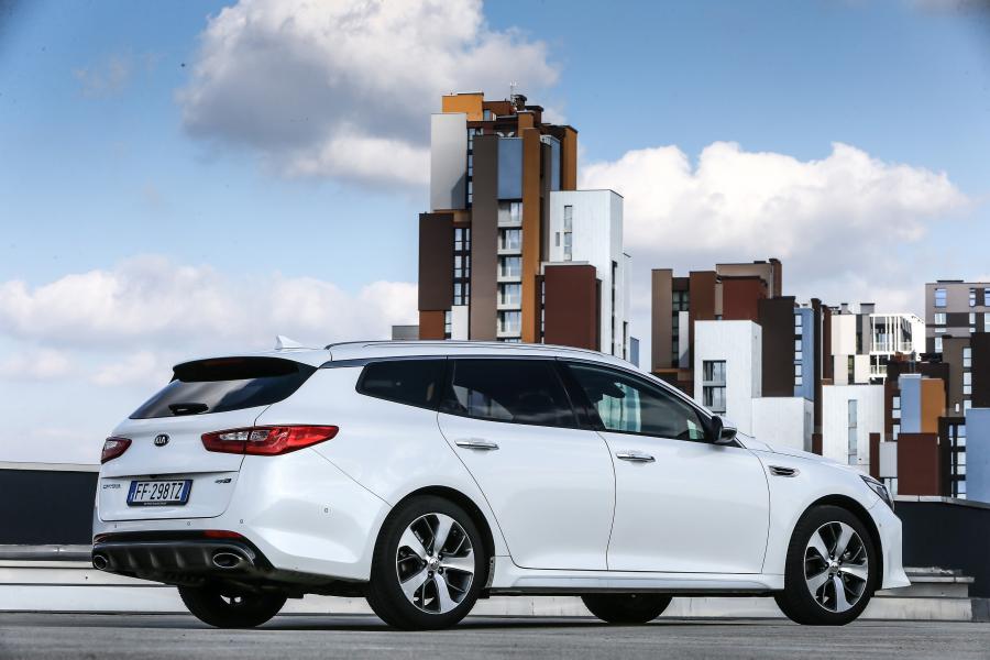  Kia Optima Sportswagon GT Line 2016 года  (WW) (фото 29 из 31)